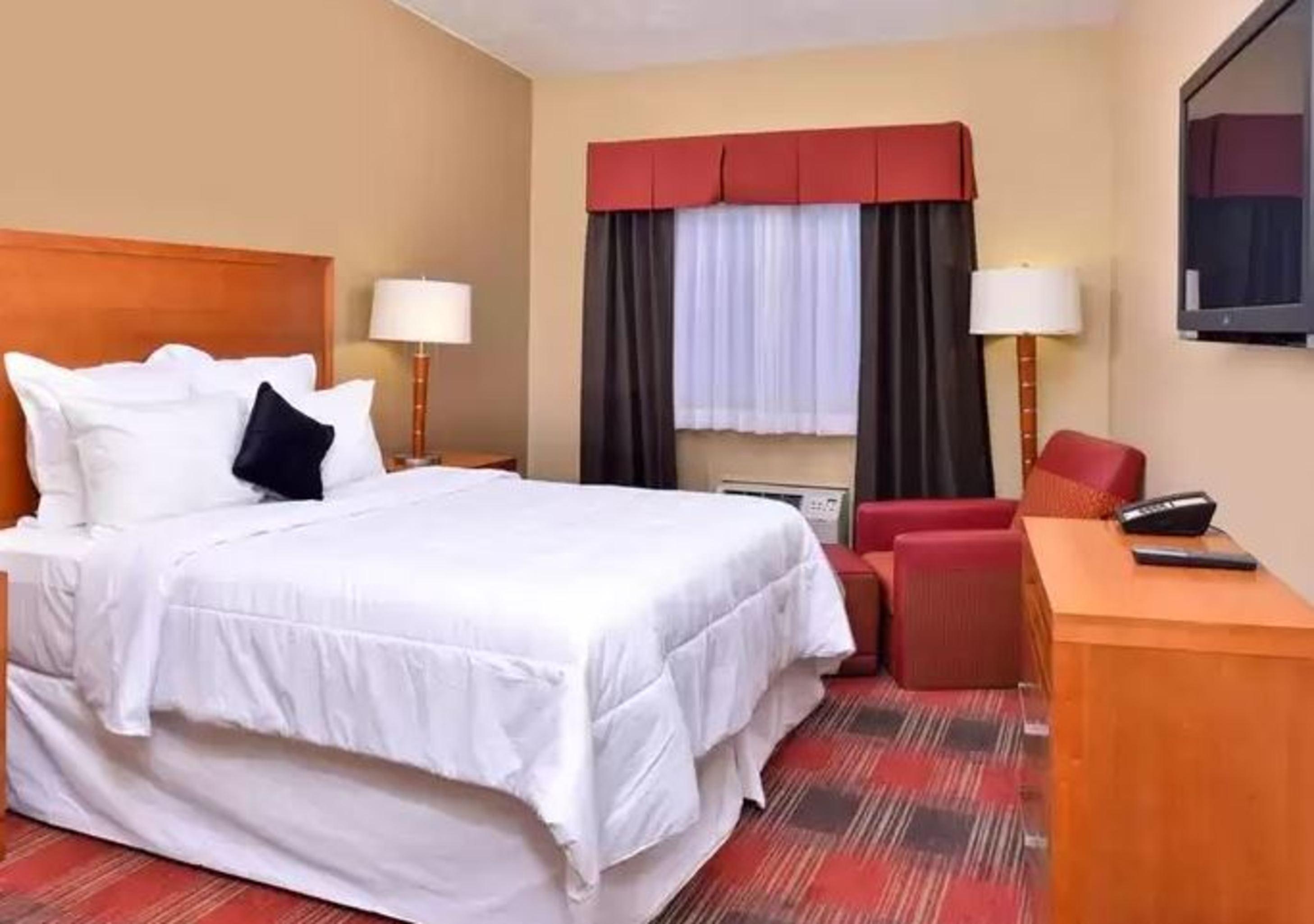 Quality & Airport Hotel